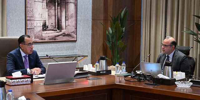 الحكومة: سرعة إصدار قانون التأمين الموحد ورقمنة المعاملات المالية غير المصرفية