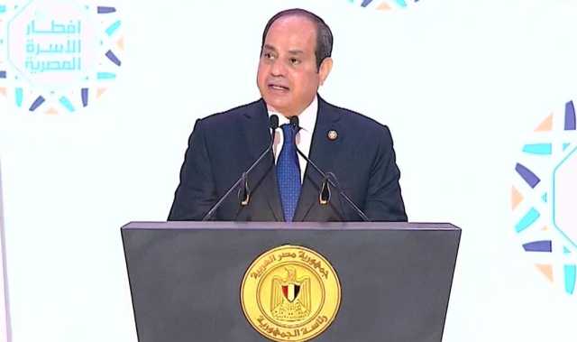 الرئيس السيسي يؤدي صلاة عيد الفطر المبارك في العاصمة الإدارية