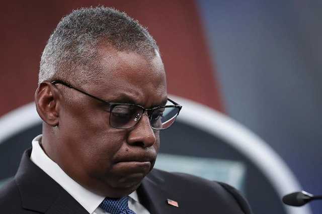 أوستن يدخل المستشفى مجددا ويسلم البنتاغون لنائبته