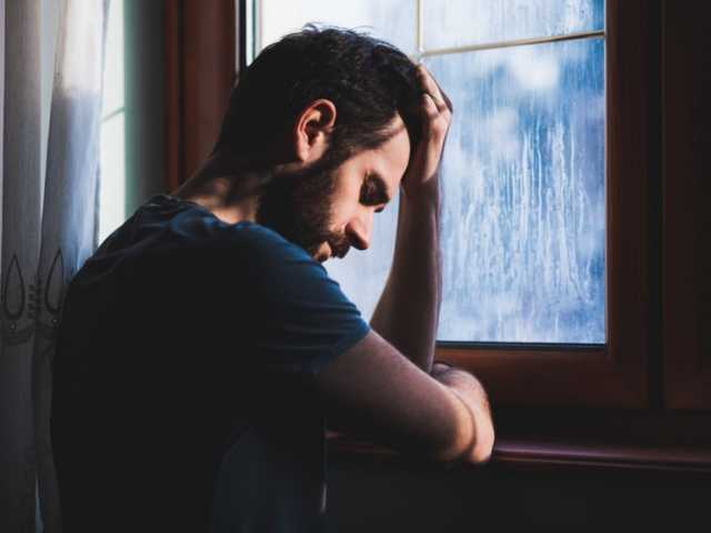 المزاج المتعكر مع المطر.. اعراض تكشف الاصابة بـاكتئاب الشتاء وسبل معالجته