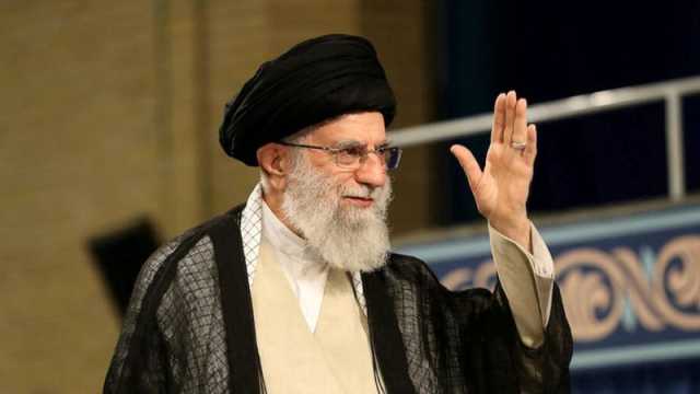 خامنئي يعلن بدء المعركة تزامناً مع قصف صاروخي مكثف على اسرائيل