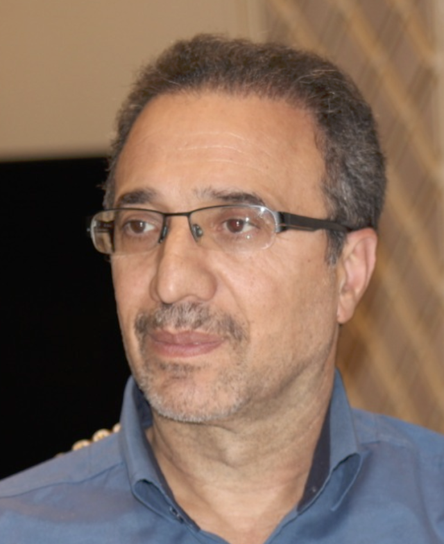 أي آلهة تأمر بهذه الحرب؟!