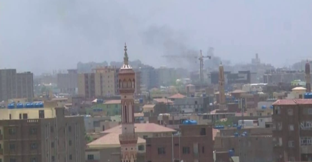 الجيش السوداني يقترب من السيطرة على القصر الجمهوري والعاصمة