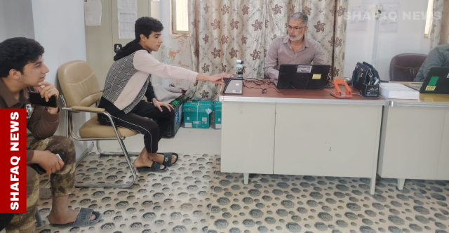 وسط إقبال ملحوظ.. البصرة تطلق تحديث سجل الناخبين (صور)