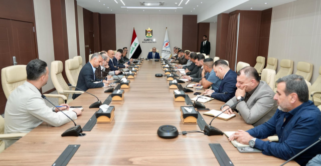 منحها صلاحيات واسعة.. وزير الكهرباء يوجه مديريات التوزيع بفك الاختناقات فورا