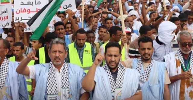 إضراب عام وتظاهرات أمام السفارة الأمريكية في بلد عربي