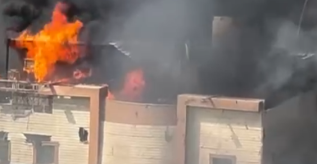 اندلاع حريق كبير في بناية تجارية بكربلاء