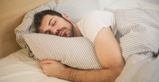 تقنية ذهنية بسيطة تخلصك من الأرق في دقائق: تعرف على الخلط المعرفي