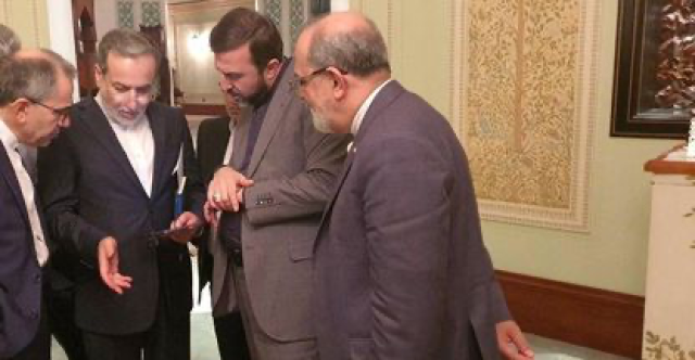 باحث يكشف كواليس مفاوضات مسقط: الوساطة العُمانية قد تشمل الحوثيين