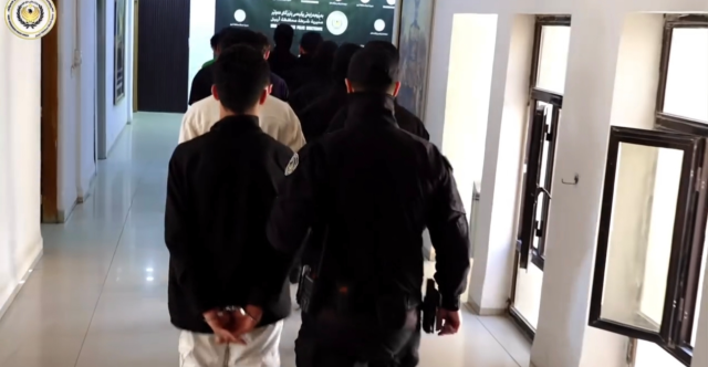 متهم بالسرقة وتعاطي المخدرات وإطلاق نار.. شرطة أربيل تطيح بـقاقي (فيديو)