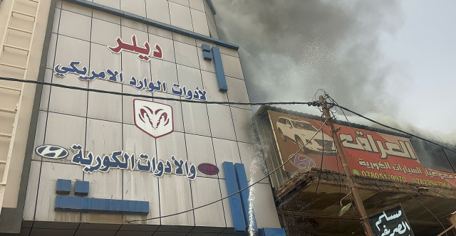 حريق كبير يأتي على صناعي النجف.. صور وفيديو