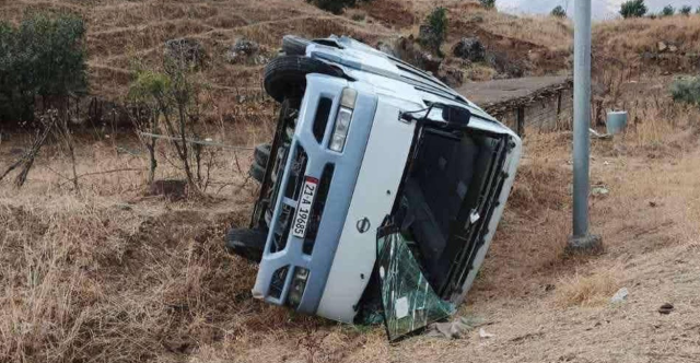 السليمانية وكركوك.. إصابة 14 طالبا بانقلاب حافلتهم وإنتشال جثة غريق