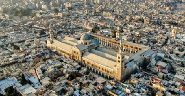 سوريا تشهد أزمة ثقة بين المواطن والسلطة مصدرها التشكيلات المسلحة