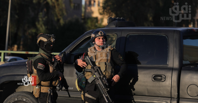 في 3 محافظات.. حادثان يوديان بحياة عامل وشرطي واعتقال متاجرين بالبشر والمخدرات