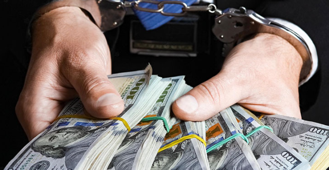 خفايا التجارة السوداء.. تكتيك الفصائل يعيد الدولار لعتبة 140 ألف دينار
