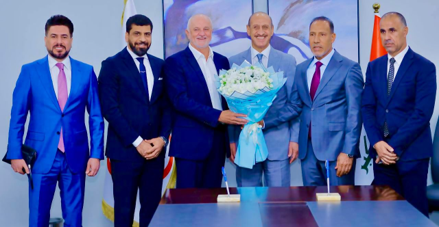 ارنولد يحدد موعد تجمع المنتخب العراقي في قطر ويراقب جولتين من الدوري