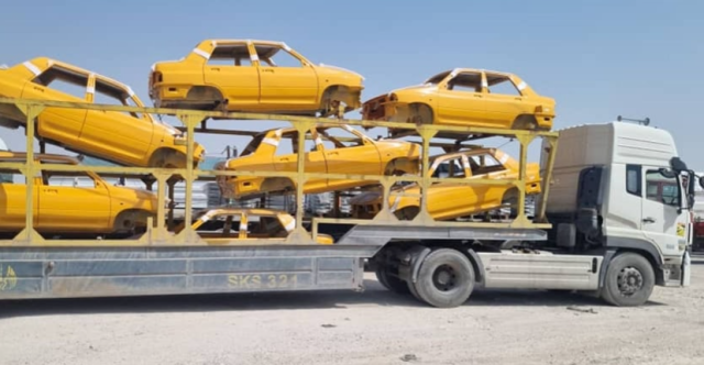 العراق يعيد هياكل سايبا ويضبط 13 شاحنة تحوي مواد مهربة (صور)