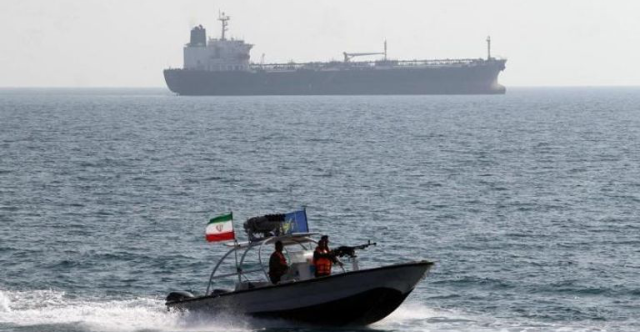 ايران تهدد بإغلاق مضيق هرمز حال إيقاف صادراتها النفطية