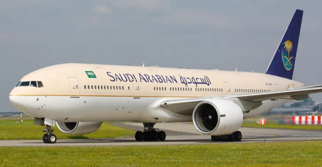 لأول مرة منذ عقد.. الطيران السعودي يستأنف نقل الحجاج الإيرانيين