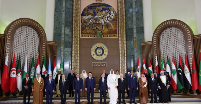 صهيل الحضارات.. لوحة تخطف الأنظار خلف الزعماء العرب في بغداد