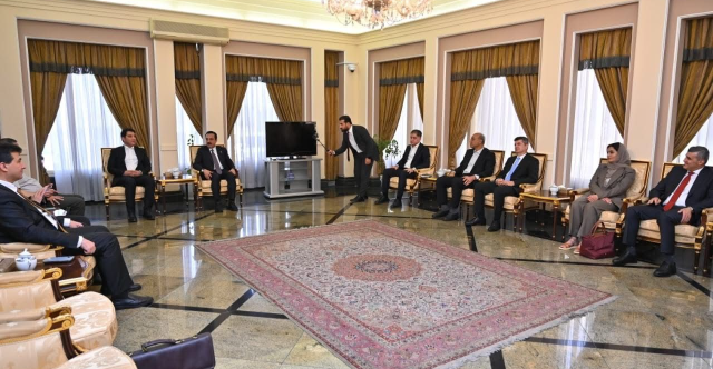 محافظو اقليم كوردستان يصلون طهران للقاء الرئيس الإيراني