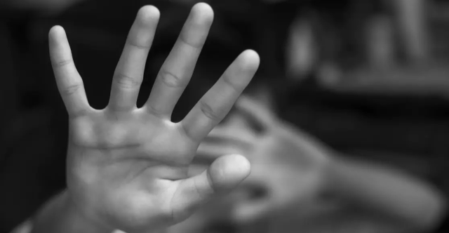 جريمة تهز بغداد.. إعدام رجل عذّب طفلة حتى الموت بسبب بكائها