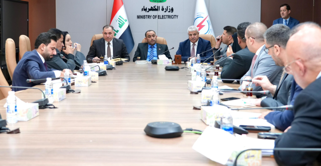 وزير الكهرباء يؤكد تجهيز الديوانية بحصتها الكاملة من الطاقة ويعد بإنجاز مشاريع قريباً