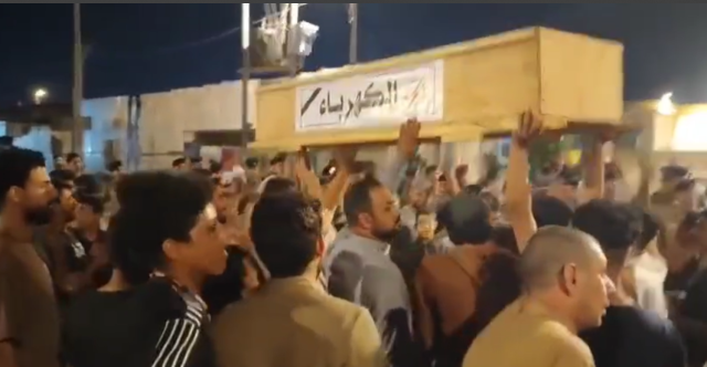 النجف ترفع تابوت الكهرباء ليلاً.. فيديو