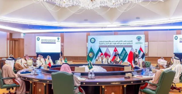 الوزاري الخليجي يطالب العراق باحترام سيادة الكويت ويؤكد المضي بالربط الكهربائي