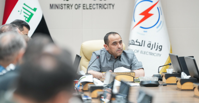 وزير الكهرباء يتابع فك الاختناقات ببغداد ويوجه بمنع الإجازات وإيقاف الإيفادات