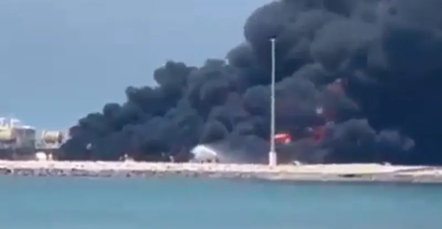 مقتل وإصابة 13 شخصاً في حريق بسفينة تحمل الميثانول جنوب إيران