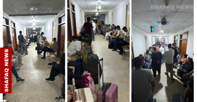 تزاحم في المنافذ الحدودية مع إيران.. عراقيون يفرّون من القصف وتدهور الأوضاع الأمنية (صور)