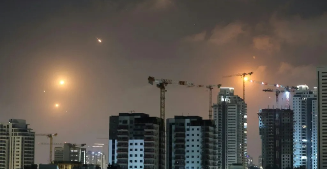 إيران توجه ضربة صاروخية جديدة لإسرائيل