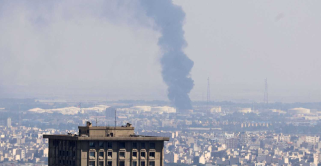 قصف إيران يجبر 9 دول على إغلاق سفاراتها في طهران