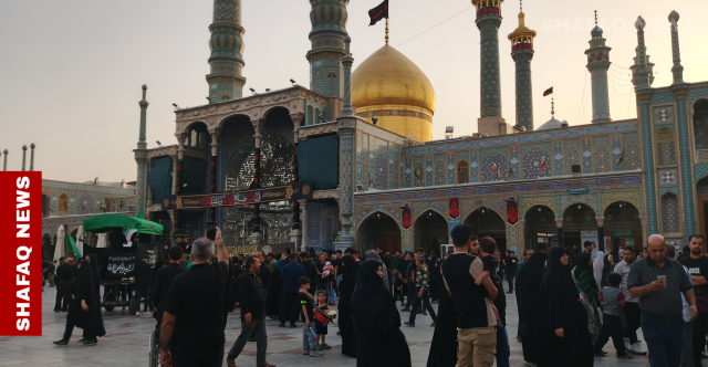 أجواء روحانية تُخيّم على مدينة قم في ليلة التاسع من محرم (صور)