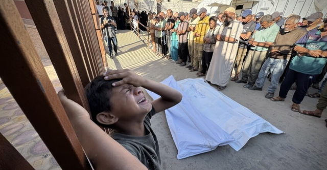 غزة.. 80 قتيلاً خلال 24 ساعة وعداد الضحايا يتجاوز 57 ألفاً