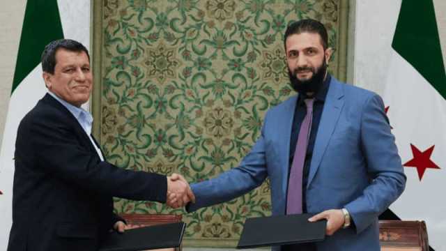 عبدي والشرع يجتمعان واللامركزية في سوريا ومحاربة داعش على الطاولة