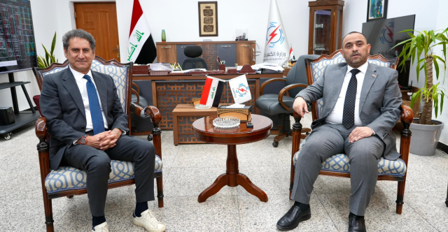 الكهرباء تبحث مع آيرينا دعم مشاريع الطاقة النظيفة في العراق