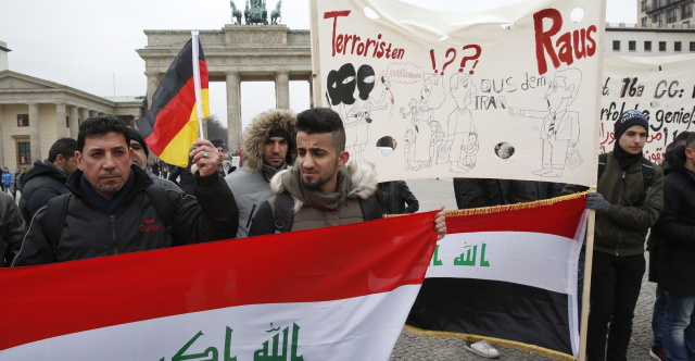 ألمانيا ترحّل لاجئين عراقيين إلى بلدهم