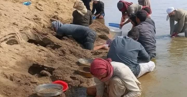 نبوءة الذهب.. نهر الفرات يكشف عن باطنه اللامع