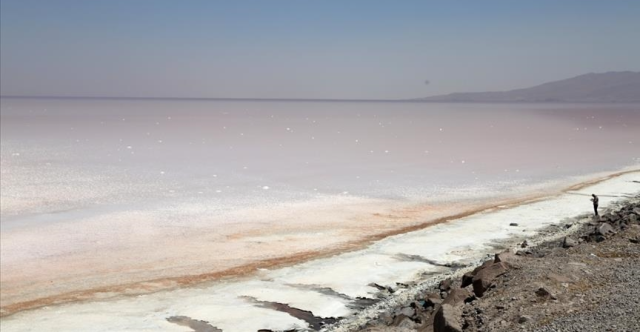 اختفاء أكبر بحيرة في إيران