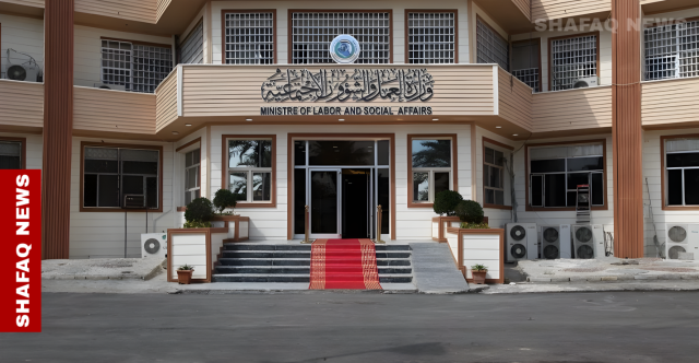 قروض بلا وساطة وتعاون صيني.. العمل العراقية تكشف آليات الدعم للشباب