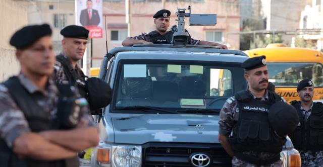 بقيادة دراجي.. الكويت تعتقل 67 متورطاً بشبكة الكحول السامة
