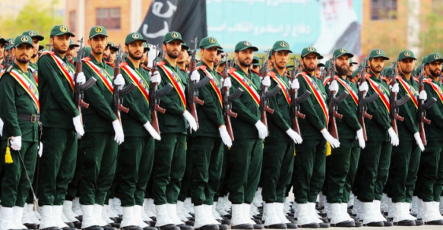 الحرس الثوري يعلن مقتل 13 مسلحاً جنوب شرق إيران