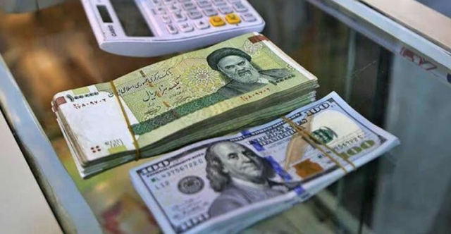 انهيار حاد في العملة الإيرانية.. الدولار يقفز فوق 101 ألف تومان