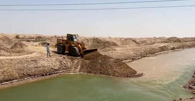 البصرة.. إغلاق قناة السويب يثير غضب الأهالي وتحذيرات من نزاع عشائري (فيديو)