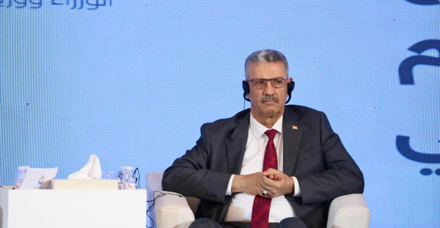 العراق يردُّ على مزاعم انفتاحه على الشركات النفطية الامريكية فقط دون غيرها