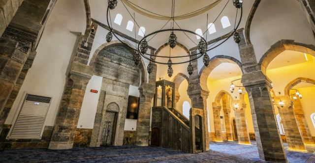 خطيب بغداد يثير مخاوف الموصليين في جامع النوري الكبير