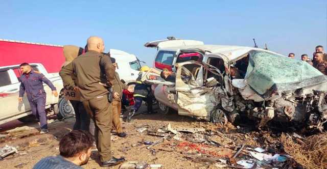 مصرع 4 اشخاص وإصابة 3 آخرين بحادث مروع في واسط.. صور