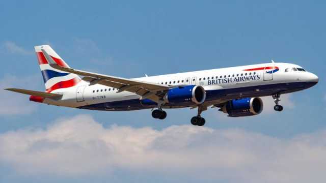 بريطانيا: حادث اصطدام طائرتين في مطار هيثرو (فيديو)